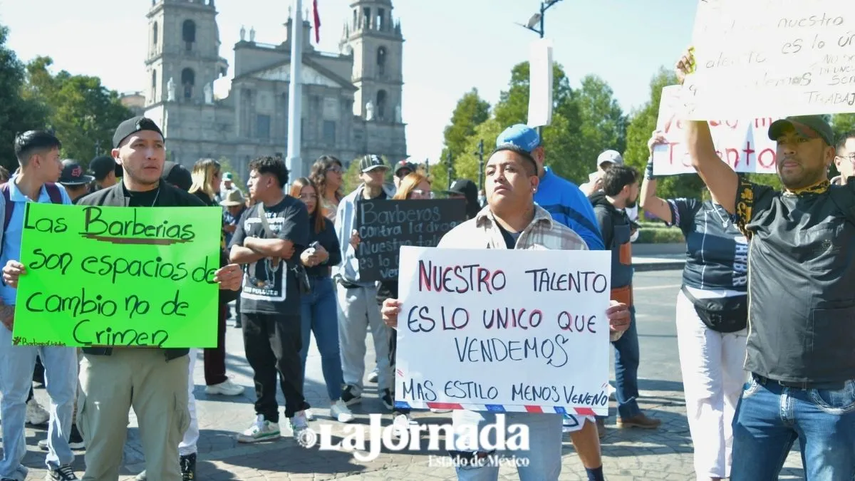 Barberos mexiquenses se manifiestan por clausuras de locales