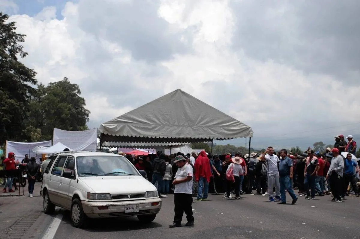 Reinician diálogo con ejidatarios tras bloqueos
