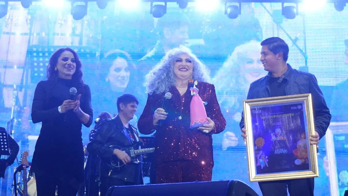 Amanda Miguel cierra conciertos de la Feria del Alfeñique con más de 45 mil asistentes