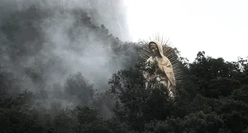 Ocuilan: Cientos de feligreses visitan a La Virgen Monumental