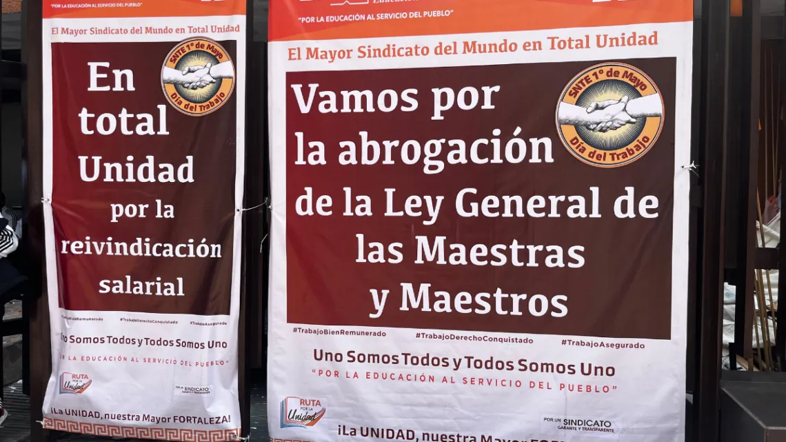 Trabajadores del SNTE se concentraron en Toluca para reiterar demandas