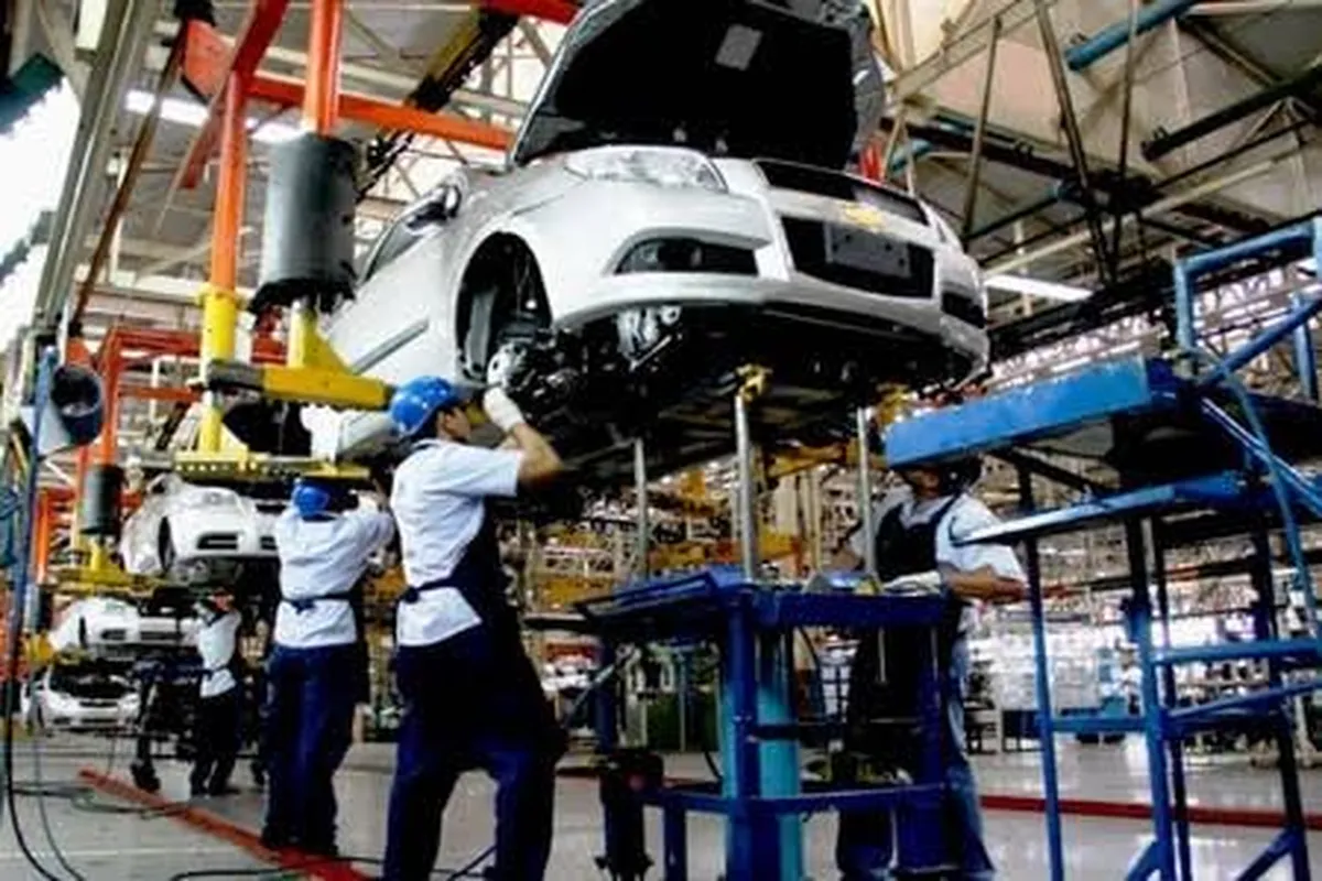 Trabajadores no saben si habrá recortes de personal en empresas de autopartes mexiquenses por alza de aranceles.