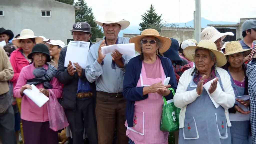 Entregan apoyos alimentarios en Casa Nueva en Almoloya de Juárez