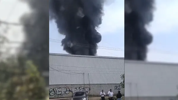 Incendio consume bodega en Tultitlán
