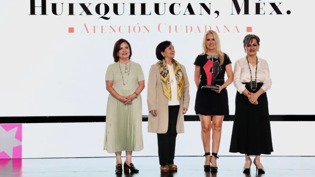 Romina Contreras recibe Premio Alcaldes por el ‘Sistema Municipal de Comunicación y Emergencias 24/7’