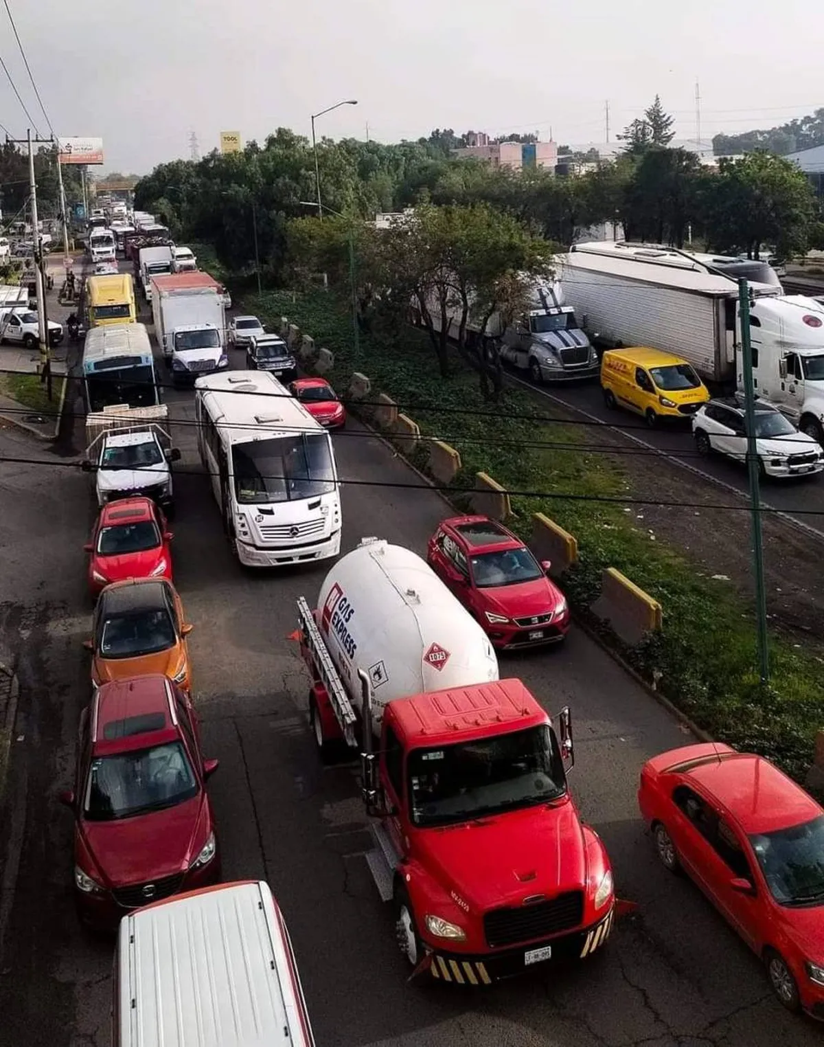 Tráfico lento en el Periférico con dirección a la CDMX, un problema recurrente