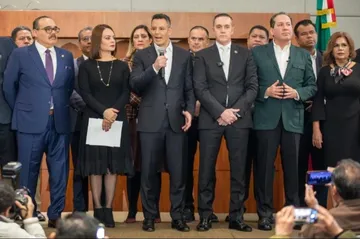 El Jefe del Ejecutivo, sabiendo que no puede opinar sobre temas electorales, consideró que la incorporación de extricolores a la precandidatura de Morena para el 2024 tiene un objetivo. Foto: La Jornada
