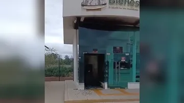 Incendios en dos Banco del Bienestar y vehículos en Tecámac y Axapusco [VIDEO]