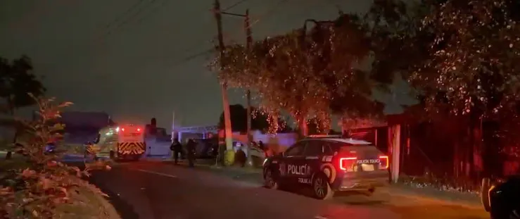 Tras accidente en Toluca, autoridades buscan a familia de joven en estado grave