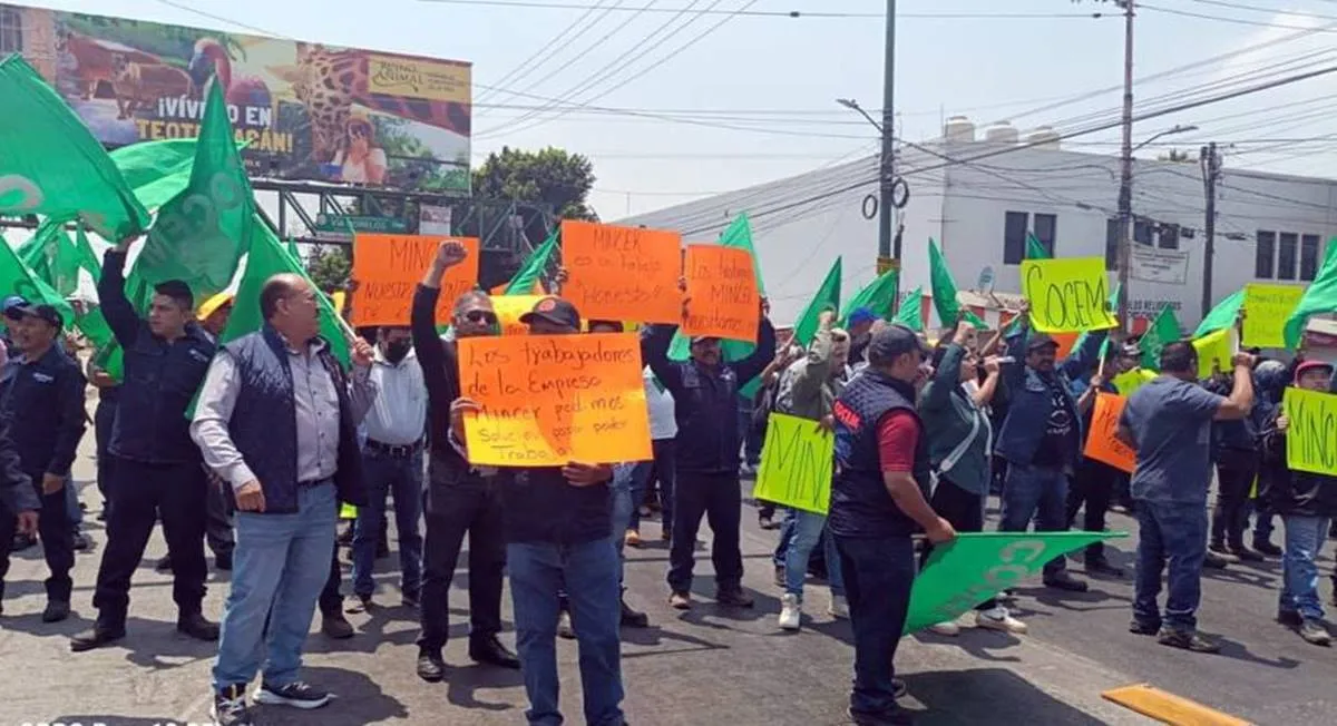 Ecatepec: Trabajadores bloquean la Vía Morelos por cierre de empresa