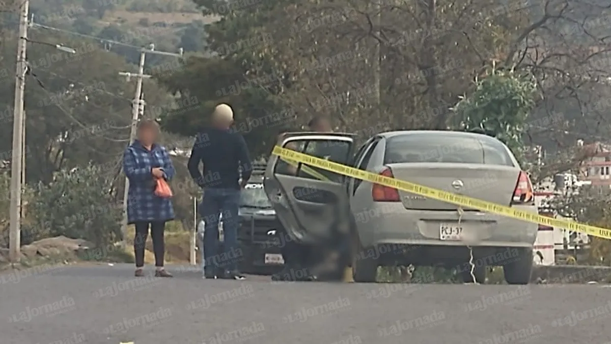 Fallece conductor dentro de su automóvil en el Ocotal, Lerma