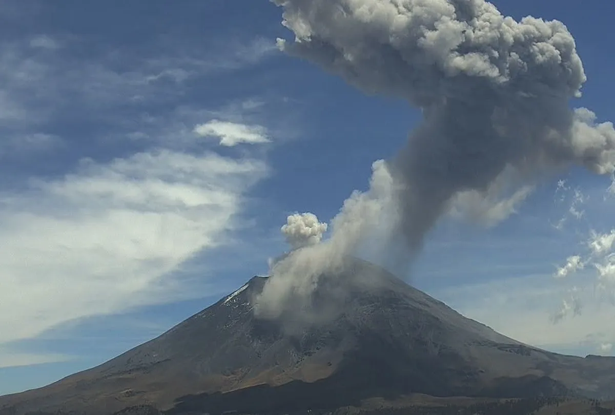 Volcán Popocatépetl registra 255 exhalaciones en las últimas horas