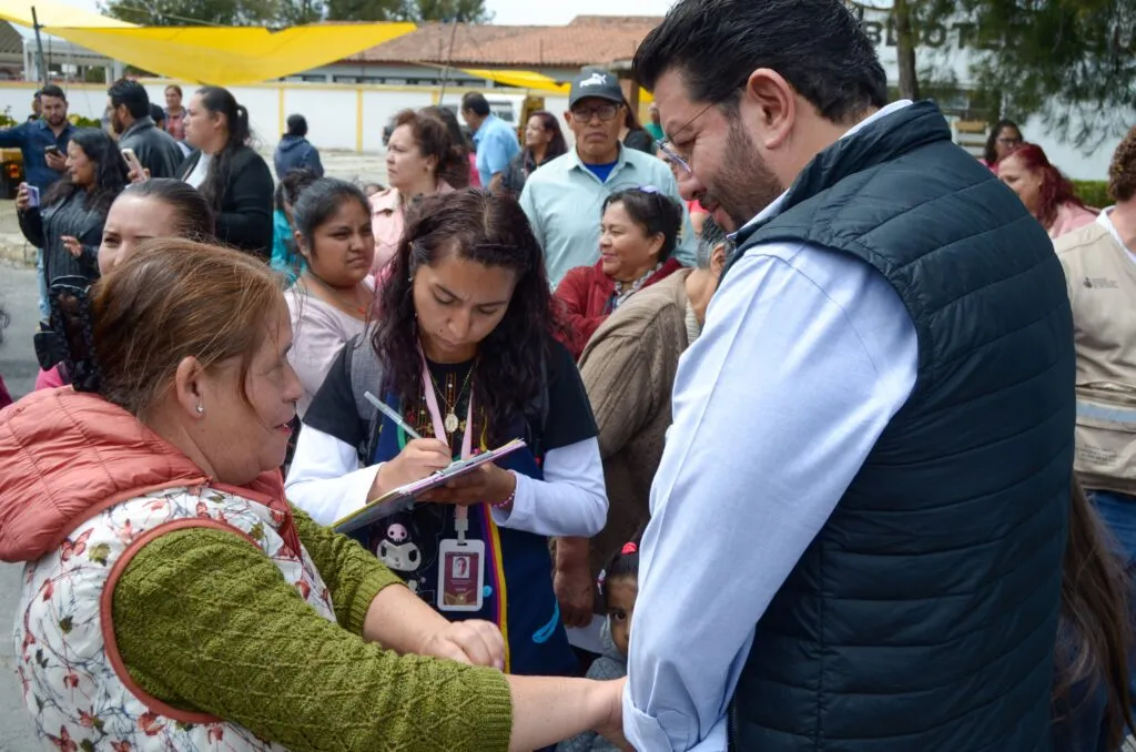 Lleva Adolfo Solís plan de renovación de fraccionamientos al Conjunto Suteym para mejorar el entorno de más familias en Almoloya de Juárez