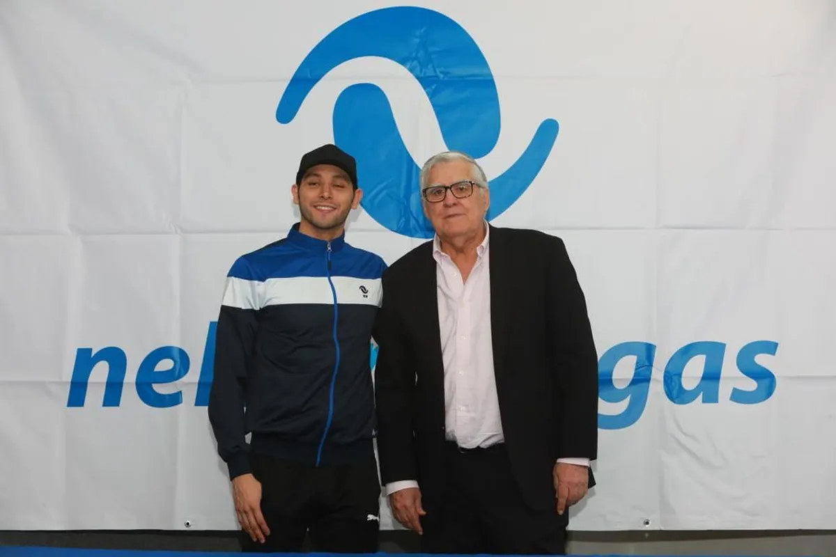 Miguel de Lara logra la tercera marca olímpica en natación para México