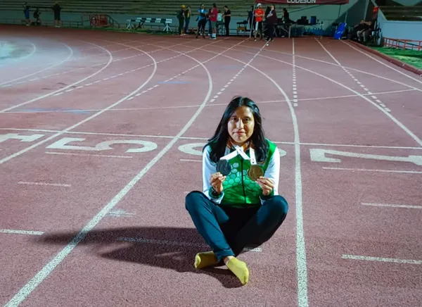 Carmen Álvarez, obtuvo dos preseas en Universiada Nacional 