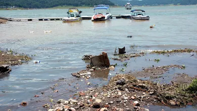 descarga de desechos en Valle de Bravo