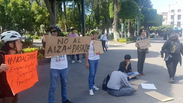 Ciudadanos protestan en el Edomex contra aumento al pasaje del transporte