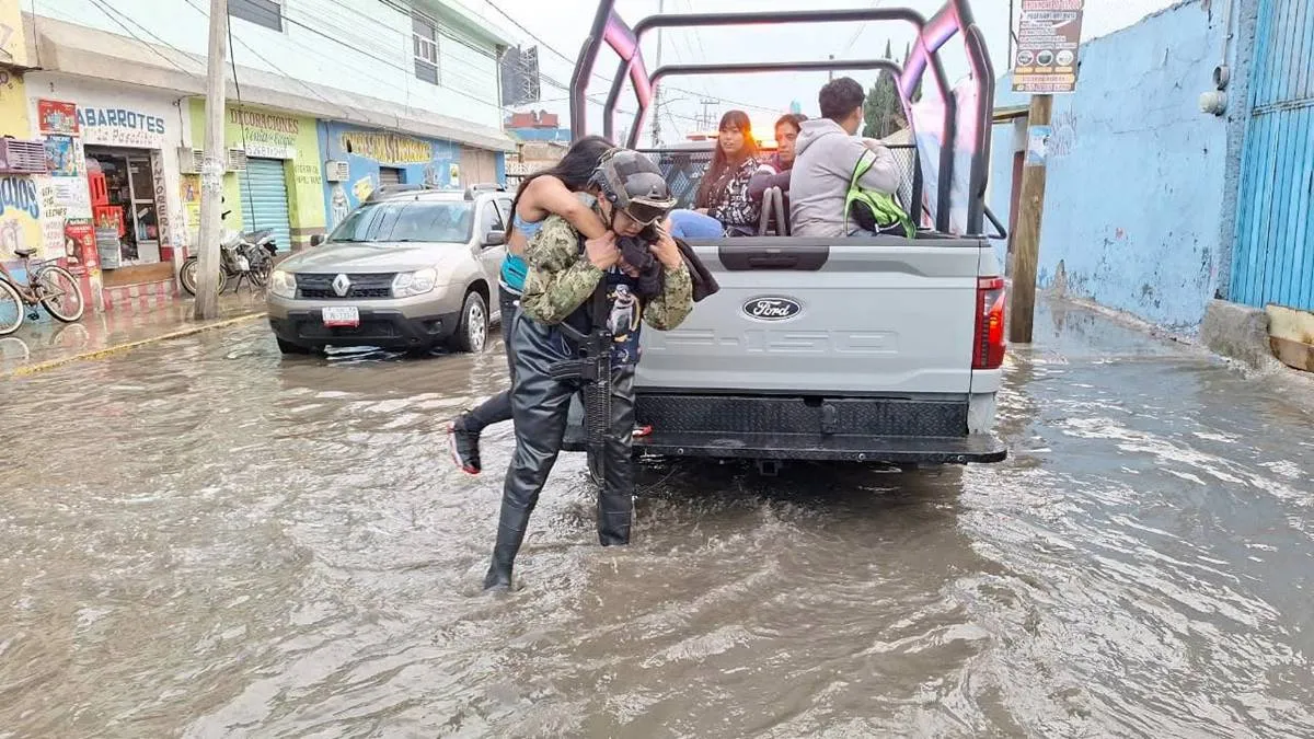 Cae intensa lluvia en Ecatepec y activa operativo de emergencia