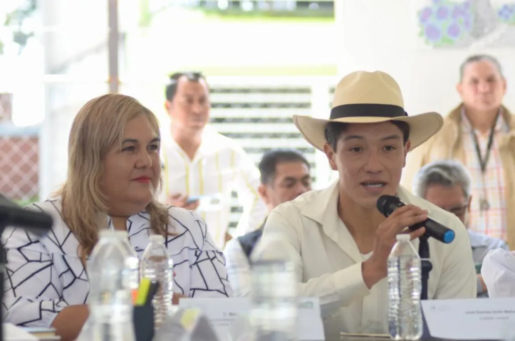 Realizan en Almoloya de Juárez Cabildo Juvenil Abierto