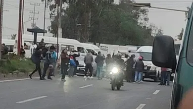 Cierre vial en la México-Texcoco afecta circulación hacia Chimalhuacán y Texcoco.