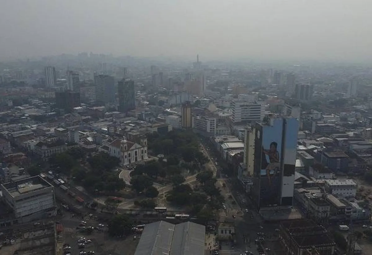 Humo de incendios forestales asfixia a los habitantes de Brasil