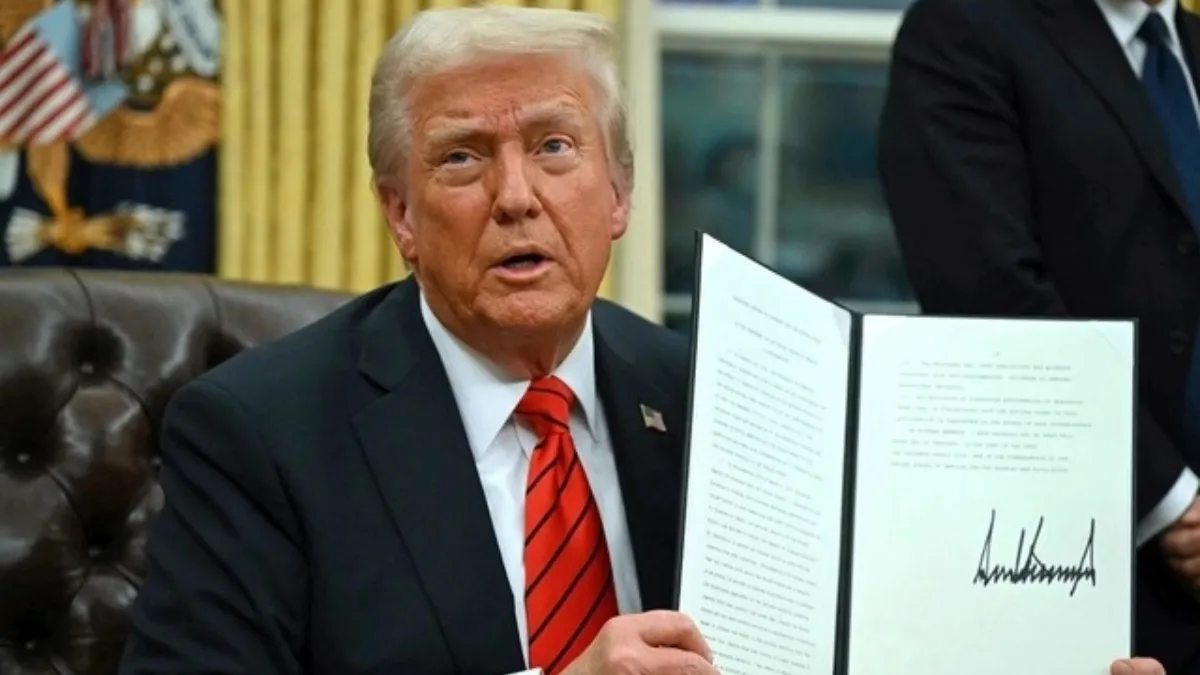 Trump firma decreto para imponer 25% de arancel al aluminio y acero.