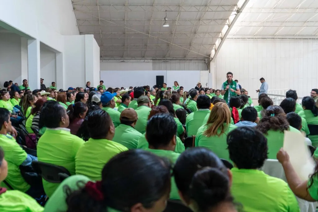 Respaldo masivo de la Familia Verde recibe a “Pepe” Couttolenc en Almoloya de Juárez
