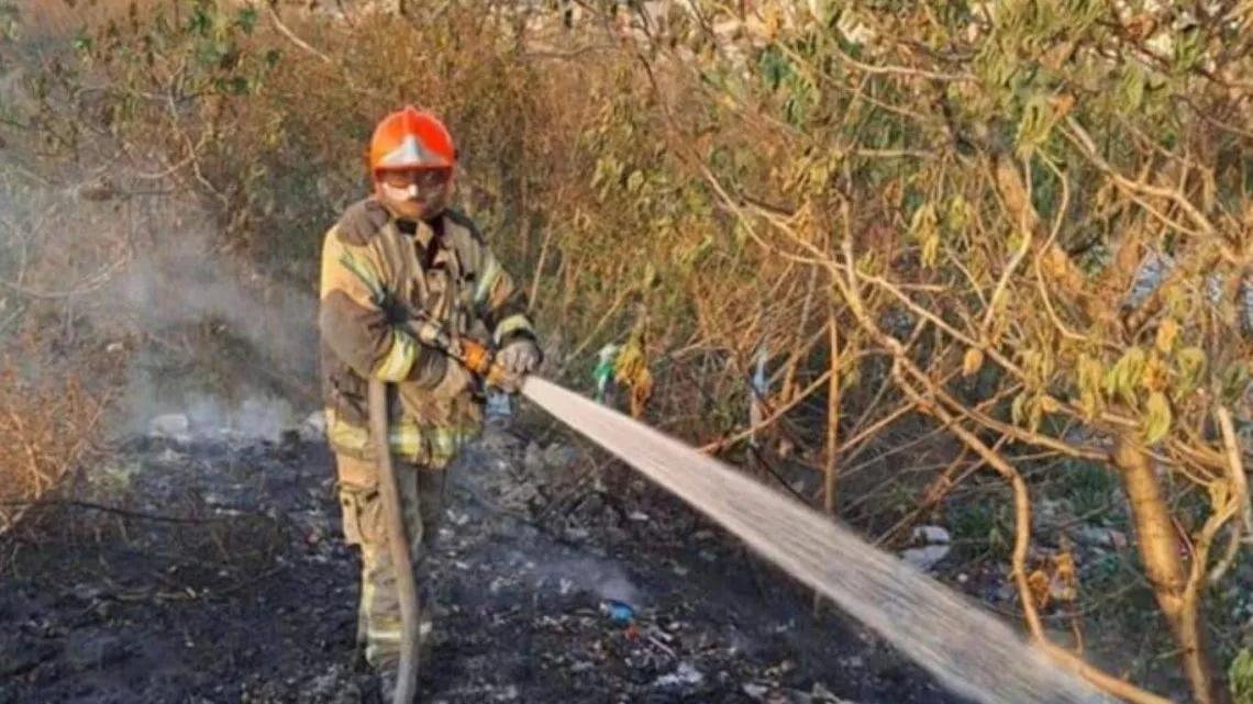 Chimalhuacán: Pepenadores provocan incendios de pastizales