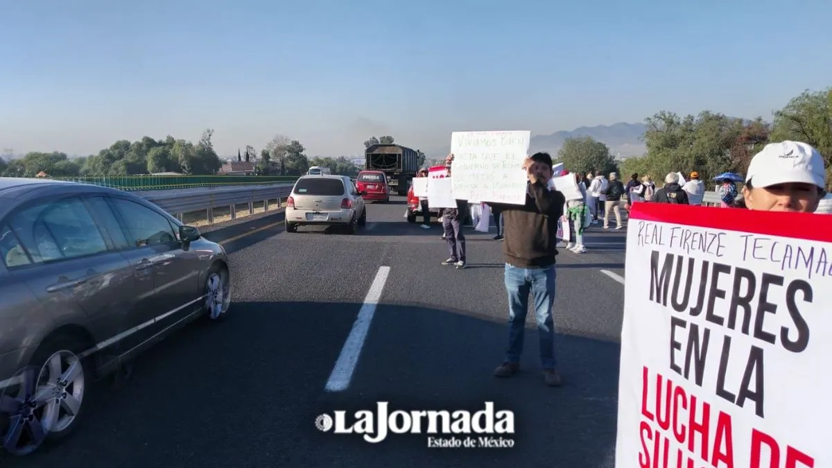 Bloqueo en México-Pachuca a la altura de Ojo de Agua