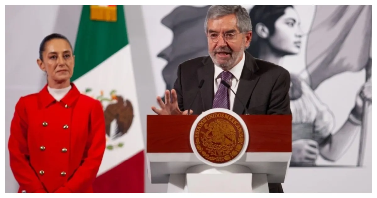 El canciller Juan Ramón de la Fuente anunció este jueves que se prevé la celebración de una cumbre regional de cancilleres latinoamericanos para coordinar acciones para atender la migración.