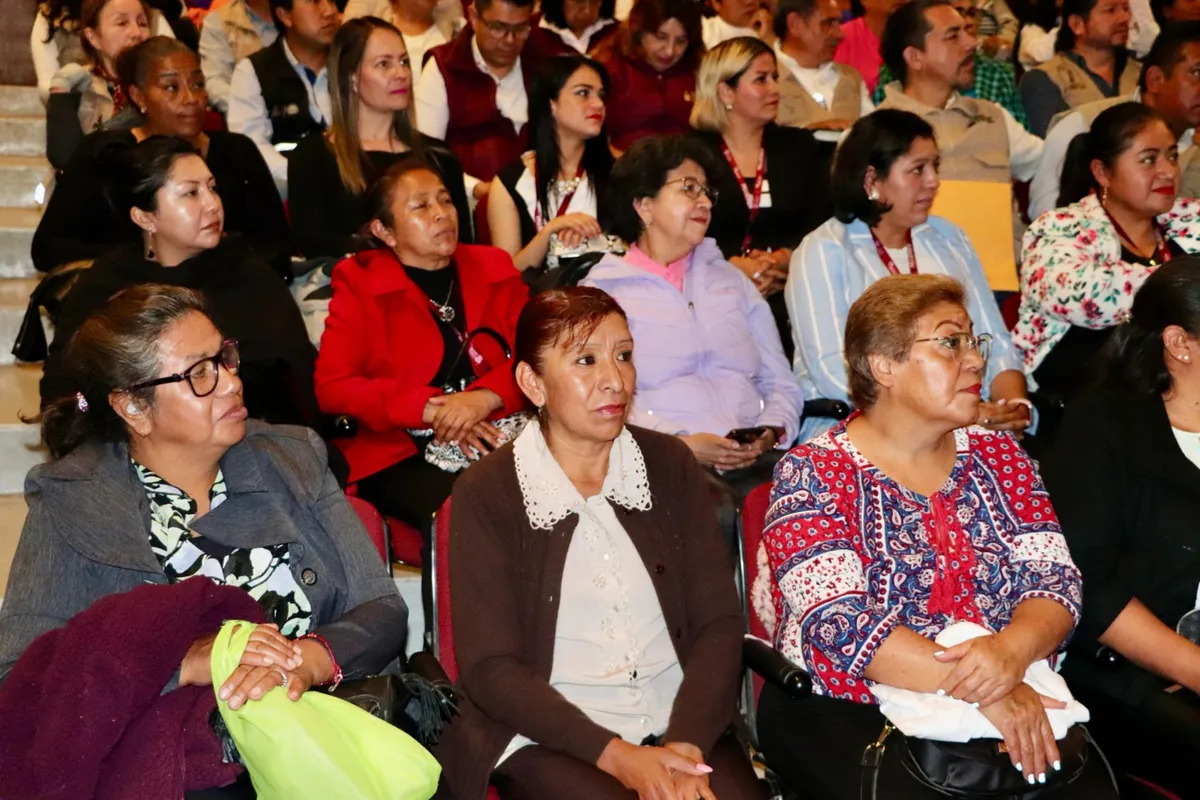 Mujeres mexiquenses cuentan con apoyo para seguir sus estudios