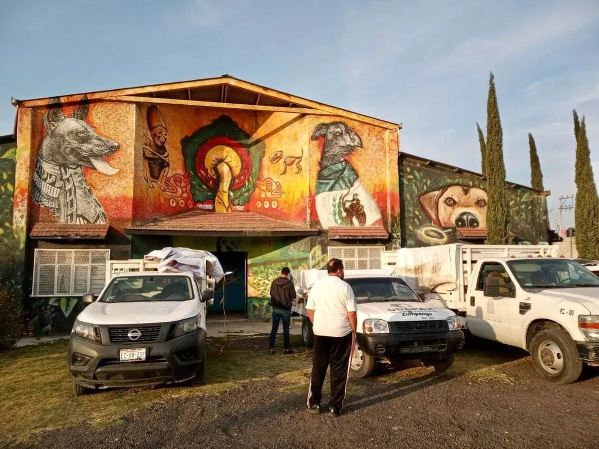Trasladan a Valle de Chalco los perros rescatados del Centro Canino en Zumpango