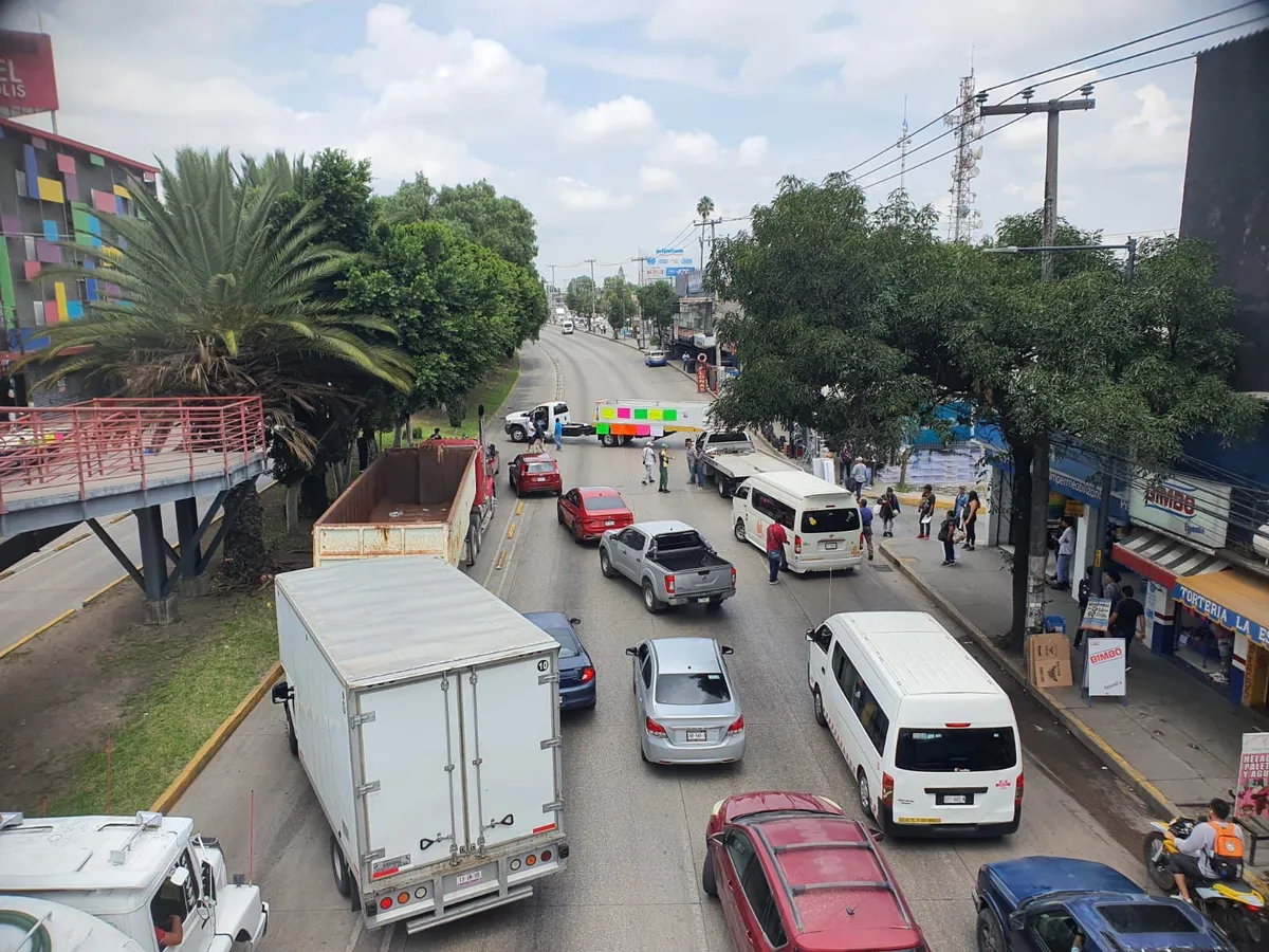 Video: En caos por bloqueo de grúas en Ecatepec