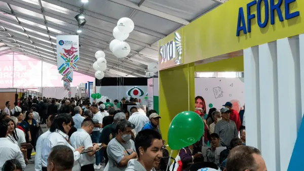 Zócalo de la CDMX presenta Feria de Afores