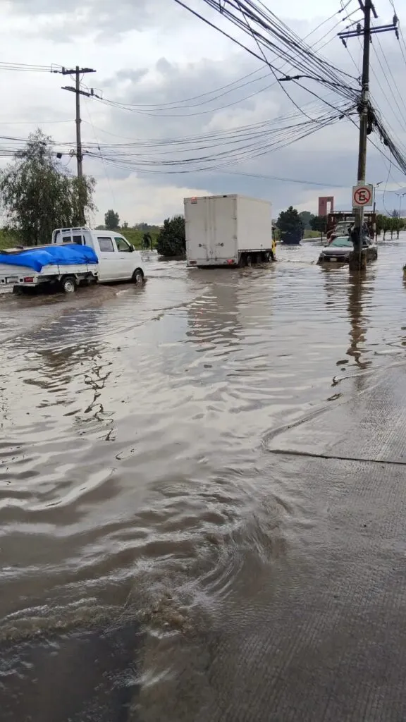 Vecinos alertan por severa inundación en Los Héroes Chalco [VIDEO]