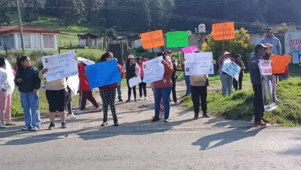Bloquean la carretera Santiago-Chalma por desaparición de menores
