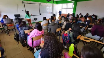 Edomex: buscan becas para concluir sus estudios