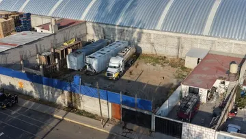 Aseguran predio donde presuntamente se almacenaba huachicol, en Tultepec