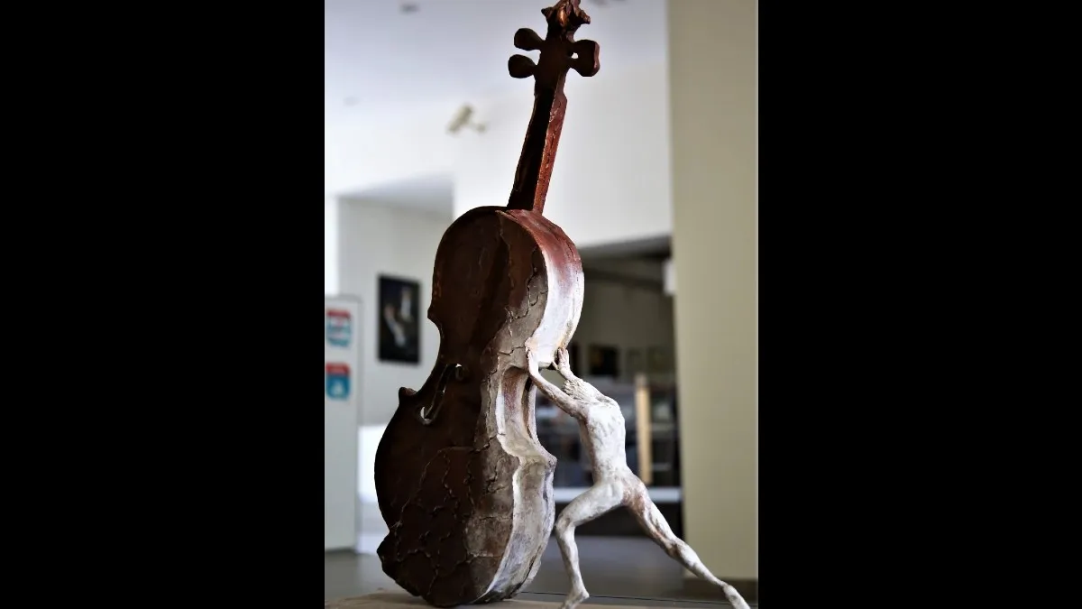 Música y escultura en la Sala Felipe Villanueva