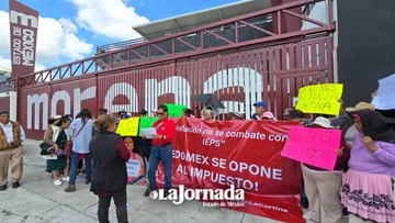 Comerciantes de Toluca se manifiestan contra el "impuesto saludable"