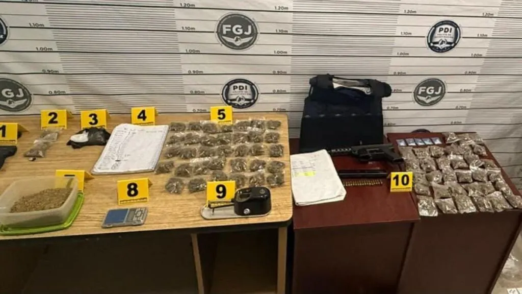 Operativo en Acolman termina con inmueble asegurado; encontraron armas y droga