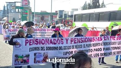 Manifestación por falta de pensiones y medicamentos en ISSEMyM