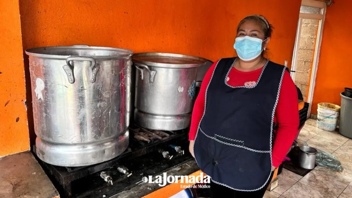Con comedor comunitario, Miriam apoya a vecinos en Toluca