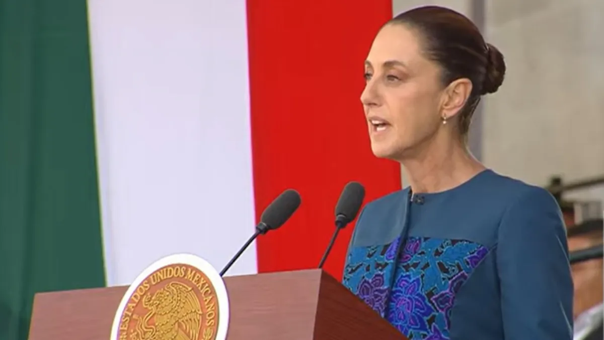 “El que convoca una intervención extranjera se equivoca”, Sheinbaum al encabezar el desfile por el 115 aniversario de la Revolución