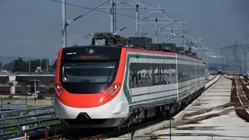 Foto del Tren Interurbano México-Toluca, cuyas estaciones se inauguraron junto con el servicio.