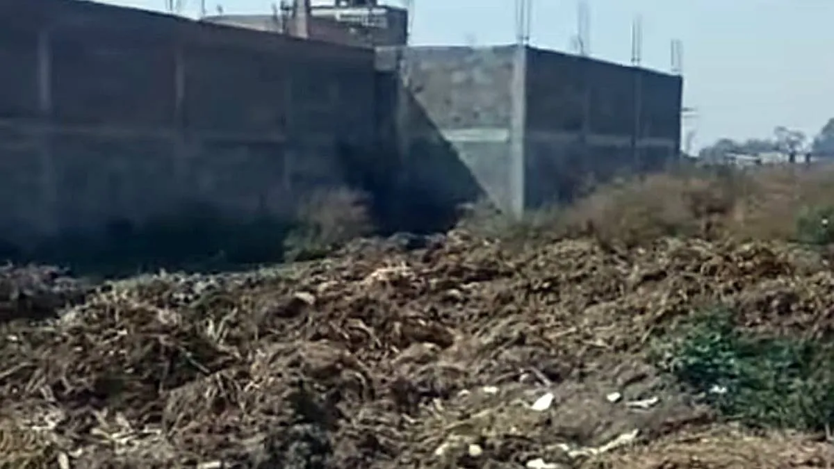 Vecinos de Chalco denuncian nuevo tiradero clandestino