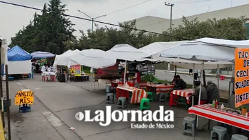 Comerciantes se apoderan de las calles cercanas al Centro Médico Adolfo López Mateos