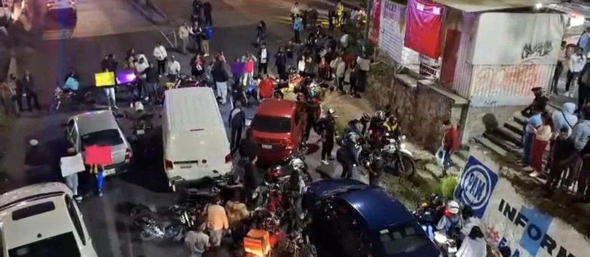 Bloquean carretera Atizapán-Nicolás Romero por desaparición de mujer