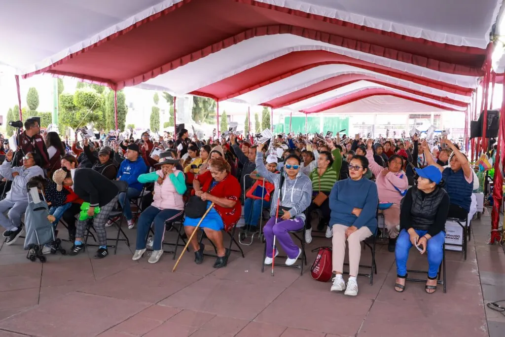 Presidenta Xochitl Flores Jiménez alcaldesa de Chimalhuacán, concluye la entrega de 12 mil Canastas del Programa “Transformando la Alimentación”