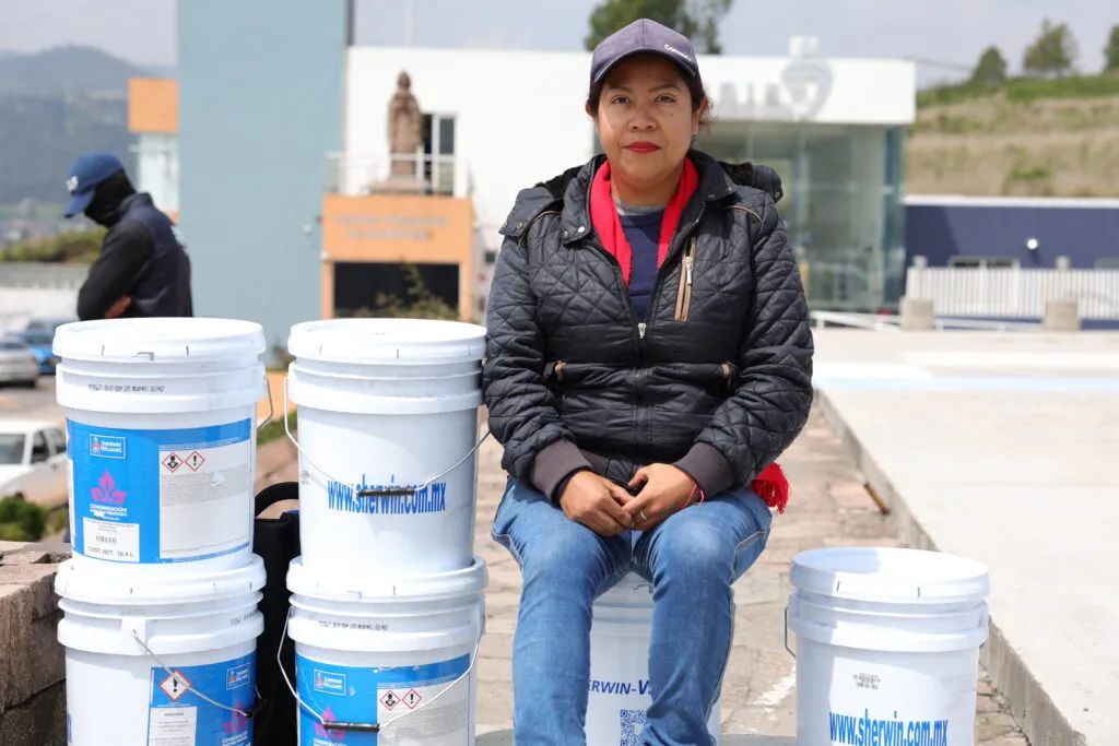 Entrega Huixquilucan materiales para mejorar hogares de familias